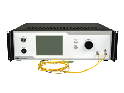 Ampificador de fibra dopada con iterbio de alta potencia de banda C (modo único, mantenimiento de polarización)